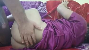 सोती हुयी भाभी को चोद दिया